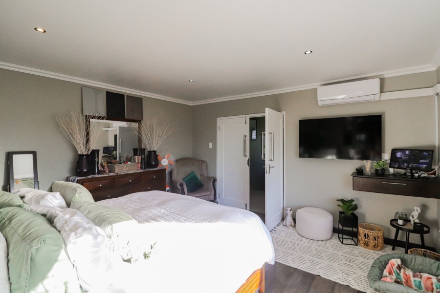 4 Bedroom Property for Sale in Island View Western Cape